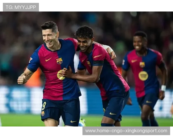 莱万禁区连续拿球背身制造混乱，巴萨前场节奏瞬间加快