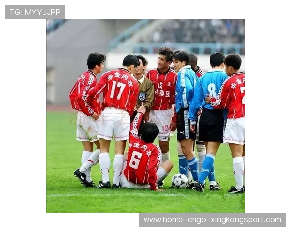 青岛西海岸通过快节奏围抢控制住比赛