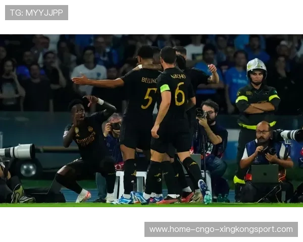 贝林厄姆摇摆过人破门，皇马球迷拍手叫绝